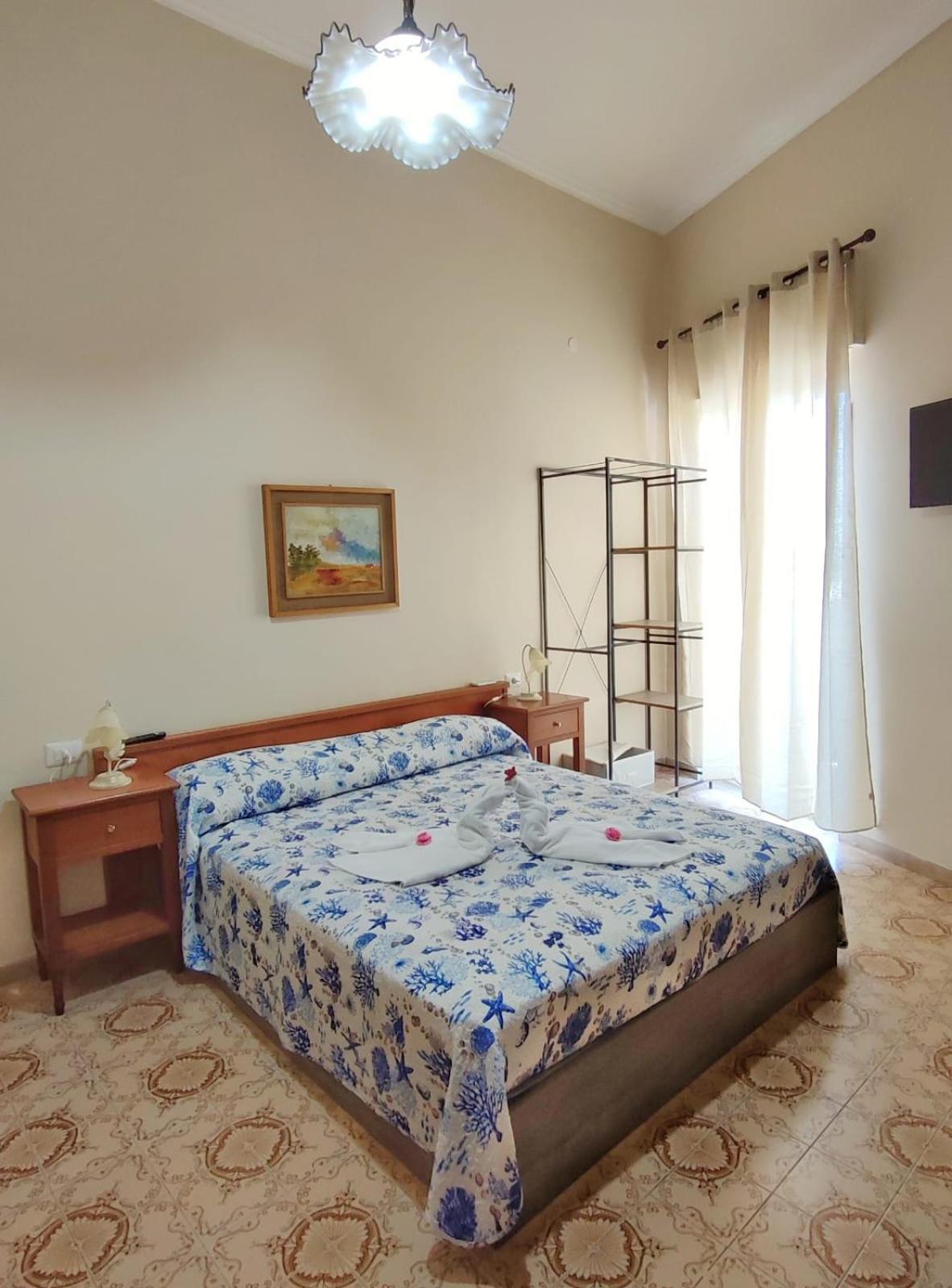 Confy Apartments Pompei Luaran gambar