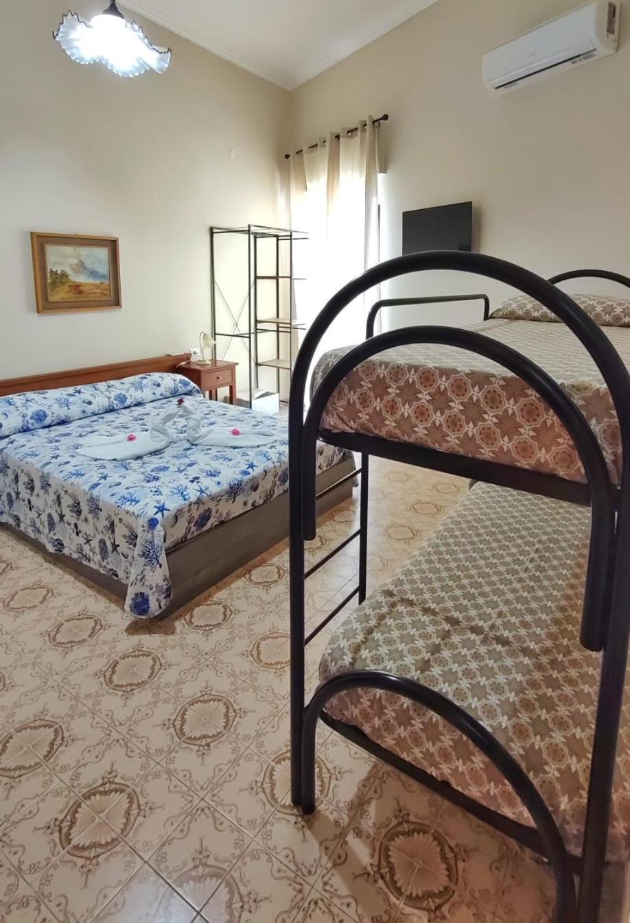 Confy Apartments Pompei Luaran gambar