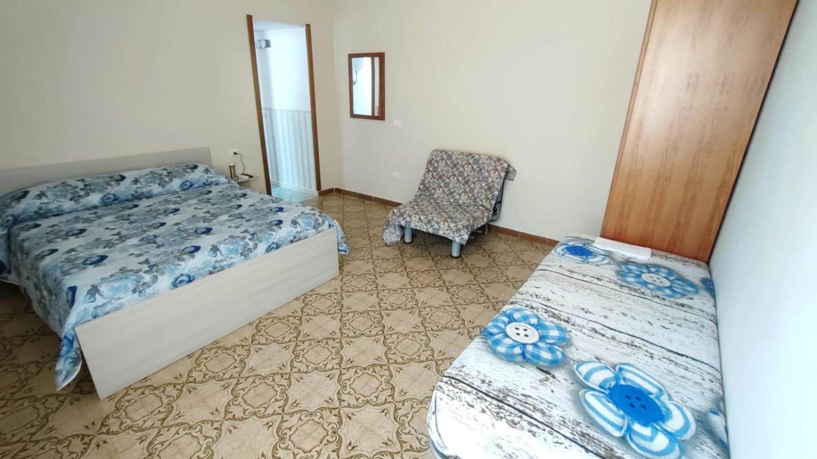 Confy Apartments Pompei Luaran gambar