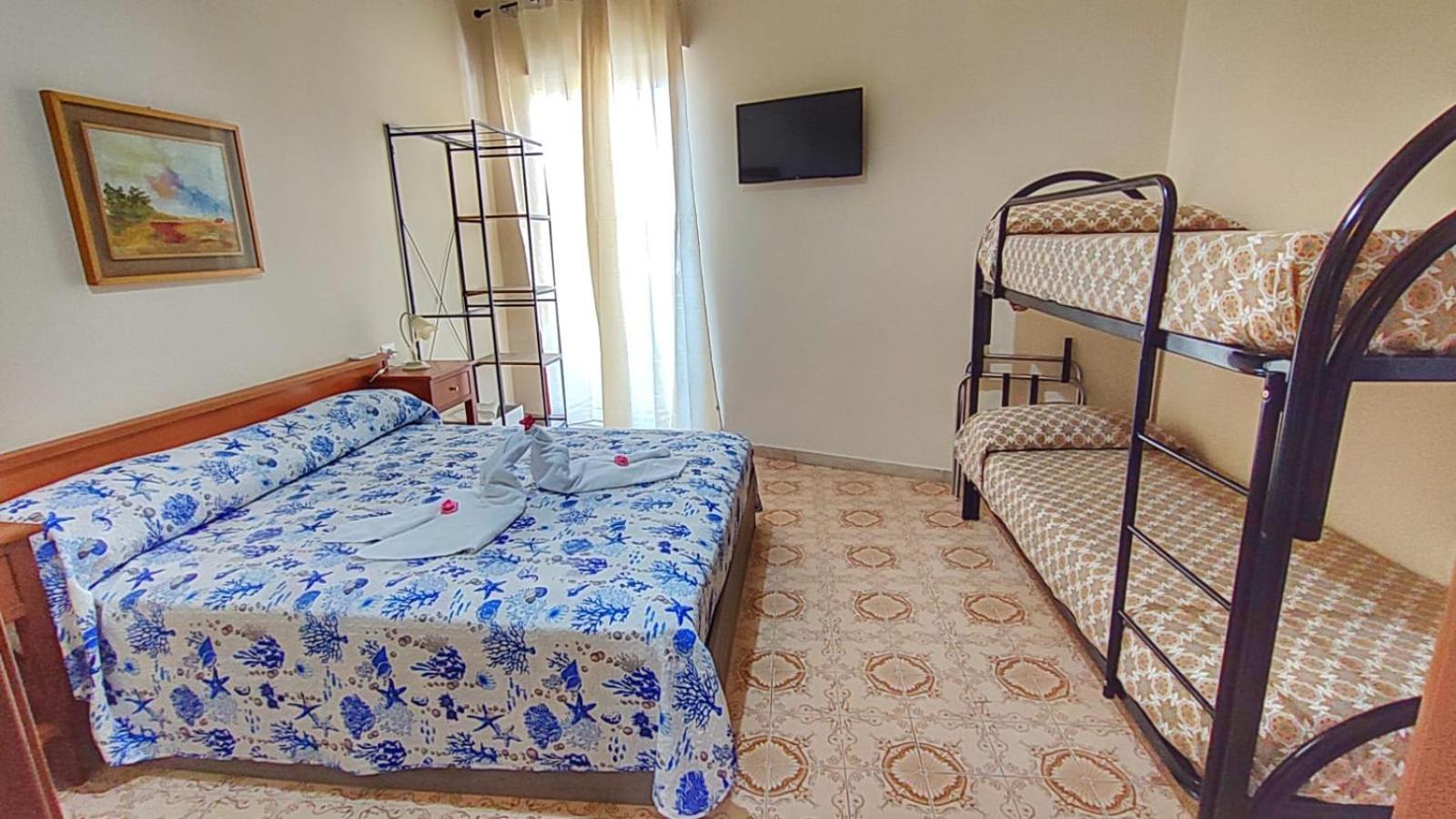 Confy Apartments Pompei Luaran gambar